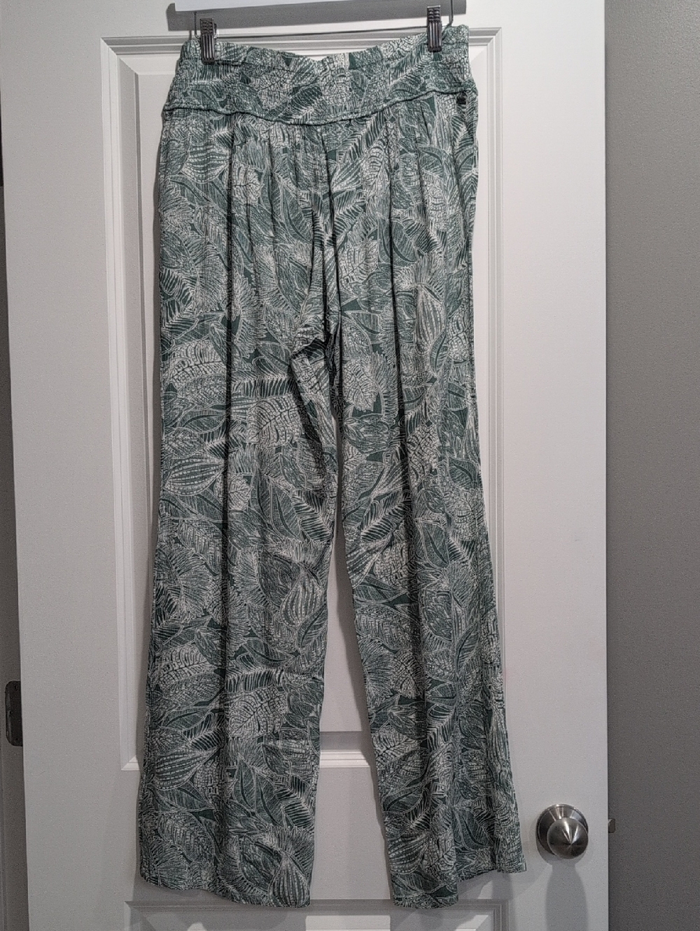 O'Neill Sage Green Leaf-Print Pants XL